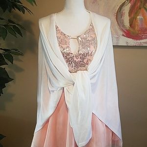 Woman's versatile shawl